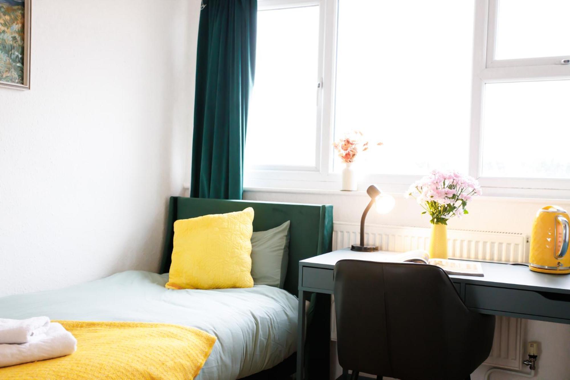 The Apollo Stay Manchester Bagian luar foto